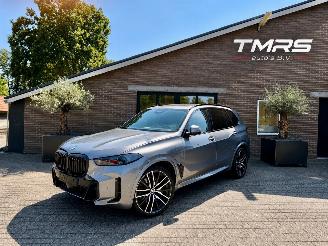 uszkodzony samochody osobowe BMW X5 BMW X5 50e xDrive M Sport PANORAMADAK LUCHTVERING HUD TREKHAAK  AMBIANCE 2025/1