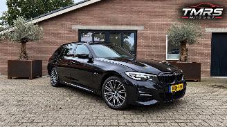 skadebil auto BMW 3-serie 320e Touring M-Sport PANORAMA AHK Camera VOLL 2022/8