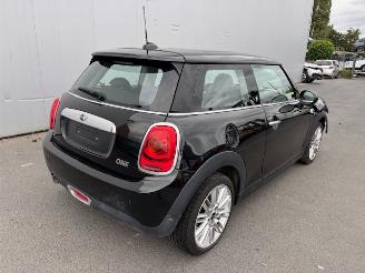 Auto incidentate Mini One BLACKFRIARS AUTOMAAT 2018/6