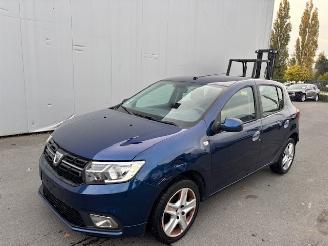 krockskadad bil auto Dacia Sandero  2018/8