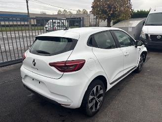 skadebil auto Renault Clio LIMITED 2021/1