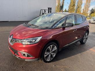 damaged passenger cars Renault Scenic AUTOMAAT 2018/8