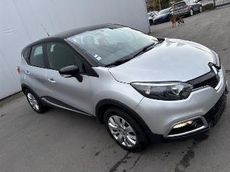 skadebil auto Renault Captur  2013/8