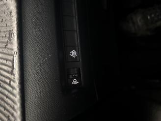 Peugeot 208 STYLE picture 12