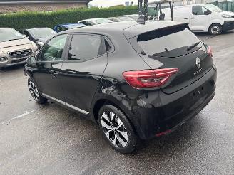 krockskadad bil auto Renault Clio BENZINE+ GPL 2023/4