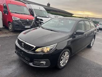 Auto incidentate Peugeot 308 AUTOMAAT 2019/6
