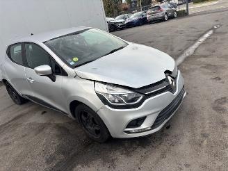skadebil auto Renault Clio  2017/12