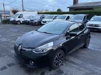 krockskadad bil auto Renault Clio 2014/10
