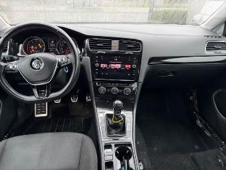 Volkswagen Golf  picture 10