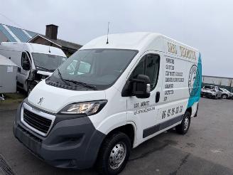 krockskadad bil bedrijf Peugeot Boxer  2017/4