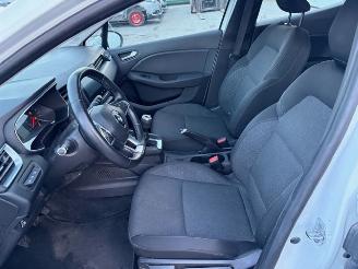 Renault Clio  picture 7