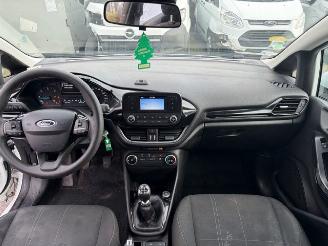 Ford Fiesta  picture 4