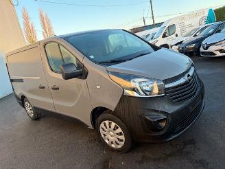 Vaurioauto  commercial vehicles Opel Vivaro  2018/10