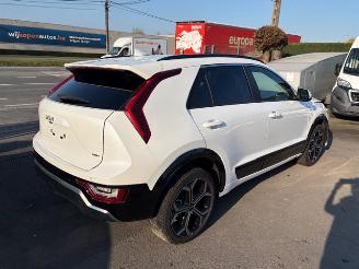 skadebil auto Kia Niro HYBRID 2023/5