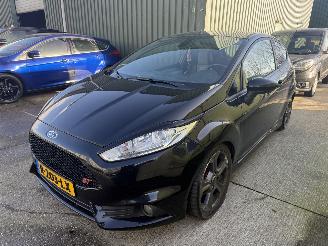 Vaurioauto  passenger cars Ford Fiesta 1.6 ST2 2016/6