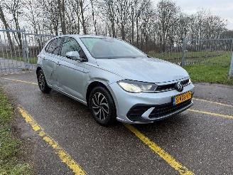 krockskadad bil auto Volkswagen Polo 1.0 TSI Life 2023/3