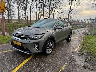 skadebil auto Kia Stonic 1.0 T-GDI MHEV DynamicPlusLine 2023/8