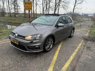uszkodzony samochody osobowe Volkswagen Golf 1.2 TSI Highline R 2014/1