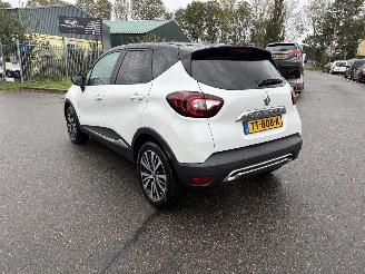 Renault Captur 1.2 TCe Initiale Paris picture 3