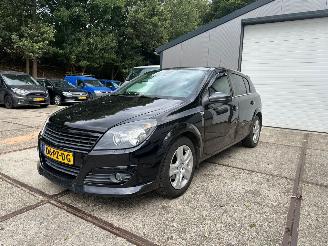 skadebil auto Opel Astra 1.8 Sport Rijdbaar! 2005/1