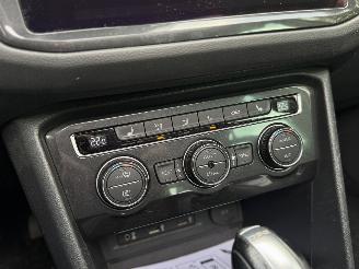 Volkswagen Tiguan 1.4 TSI ACT R-line Panoramadak Origineel NL! picture 25