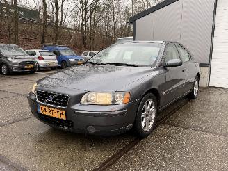 Voiture accidenté Volvo S-60 2.0T MOMENTUM AUTOMAAT! RIJDBAAR 2005/1