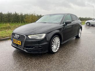  Audi A3 E-tron met Pano dak camera hybride 2015/7