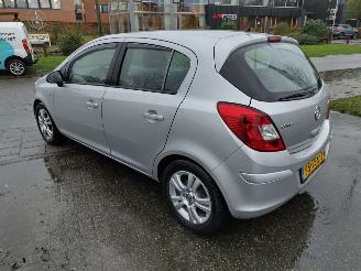 Opel Corsa 1.3 cdti ann. edition gebruikersschade picture 4