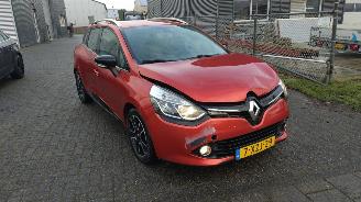 Vaurioauto  passenger cars Renault Clio Estate 1.5 dCi Dynamique nette auto 2014/1