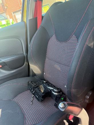 Renault Clio 1.6 Turbo RS picture 14