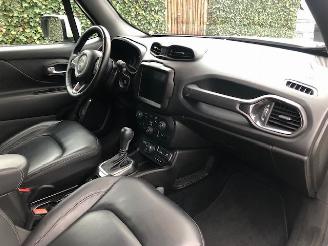 Jeep Renegade 4xe 240 Plug-in Hybrid Electric S picture 14