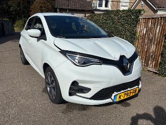 Renault Zoé R135 Zen 52 kWh 400KM RANGE INCL BATTERY picture 3