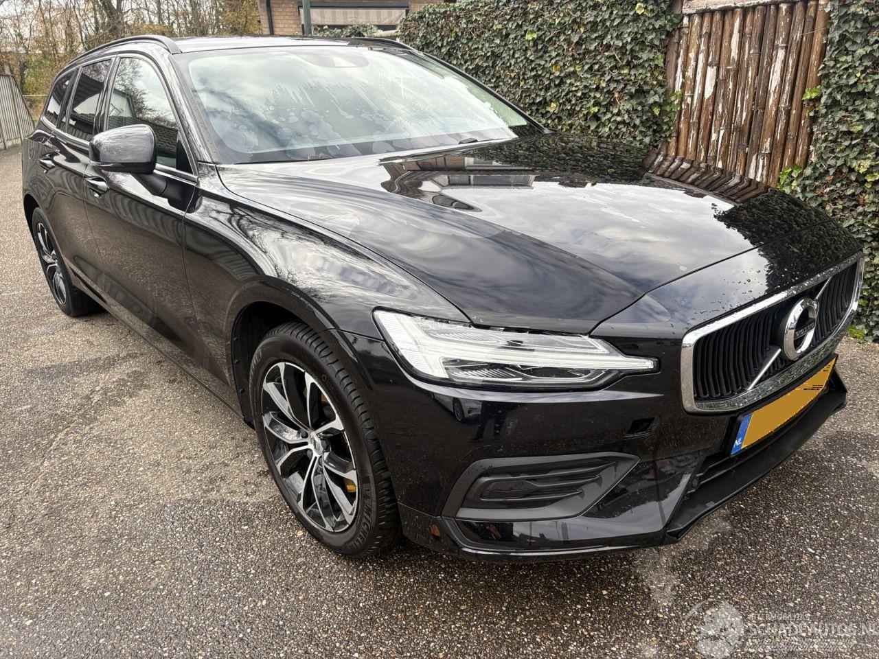 Volvo V-60 2.0 B3 Momentum Advantage AUTOMAAT 174PK