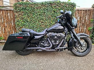 krockskadad bil motor Harley-Davidson  FLHX Street Glide Full Black 2009/2