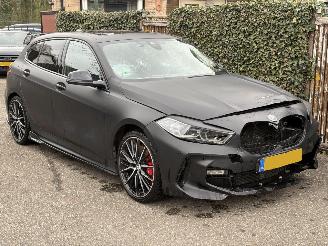 Damaged car BMW 1-serie 118 M-SPORT 140 PK  AUTOMAAT PANORAMA NAP !!! 2023/2