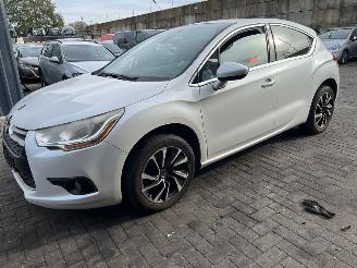 Citroën DS4 1.6 16V VTi 120 Hatchback  Benzine 1.598cc 88kW (120pk) FWD 2011-04/2015-07 (NX5FS) EP6C; 5FS picture 4