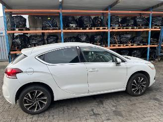 Citroën DS4 1.6 16V VTi 120 Hatchback  Benzine 1.598cc 88kW (120pk) FWD 2011-04/2015-07 (NX5FS) EP6C; 5FS picture 10