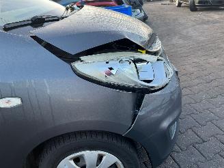 Hyundai I-10 1.1i 12V Hatchback  Benzine 1.086cc 51kW (69pk) FWD 2011-04/2013-12 (F5P4) G4HG5 picture 22