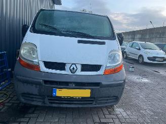 skadebil auto Renault Trafic 1.9 dCi 82 16V Bestel  Diesel 1.870cc 60kW (82pk) 2006/10