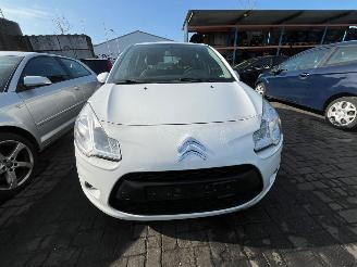 uszkodzony samochody osobowe Citroën C3 1.1 Hatchback 4Dr Benzine 1.124cc 44kW (60pk) FWD 2009-09/2013-01 (SCHFV) TU1JP; HFV 2011/11