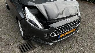 Ford Fiesta  picture 8