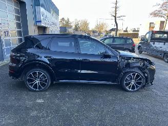 Porsche Cayenne 3.0 E-Hybrid Platinum Edition picture 5