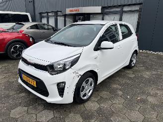 damaged passenger cars Kia Picanto 1.0 DPi Comfortline 5p 2023/11
