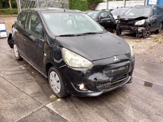 Vrakbiler auto Mitsubishi Space-star Space Star (A0), Hatchback, 2012 1.0 12V 2013/6