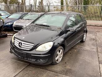 Vrakbiler auto Mercedes B-klasse B (W245), Hatchback, 2005 / 2011 1.7 B-170 16V 2005/8