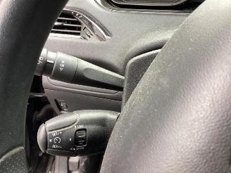 Peugeot 208 208 I (CA/CC/CK/CL), Hatchback, 2012 / 2019 1.0 Vti 12V PureTech picture 32