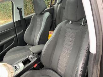 Peugeot 308 308 (L3/L8/LB/LH/LP), Hatchback 5-drs, 2013 / 2021 1.2 12V e-THP PureTech 110 picture 24