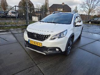 Peugeot 2008 1.2 PureTech Allure picture 2