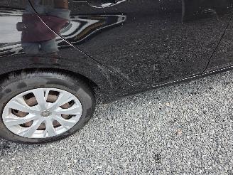 Peugeot 208 PureTech Active picture 3