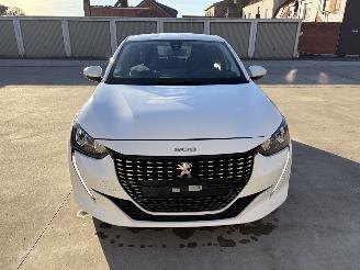 Peugeot 208  picture 21